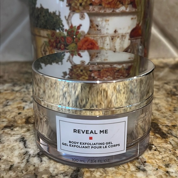 EWC European Wax Center Reveal Me Body Exfoliating Gel 3.4oz Before/After Waxing - Picture 2 of 5